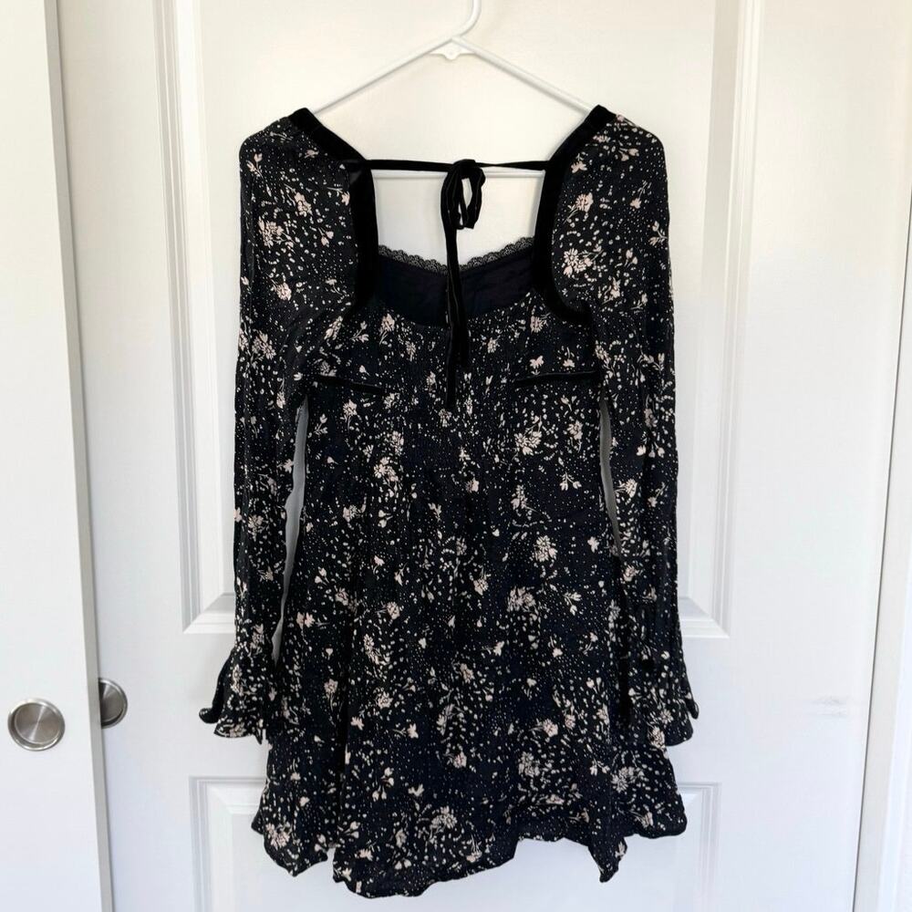 Free People Tess Smocked Sweetheart Neckline Bell Sleeve Mini Dress Black XS - Picture 4 of 7